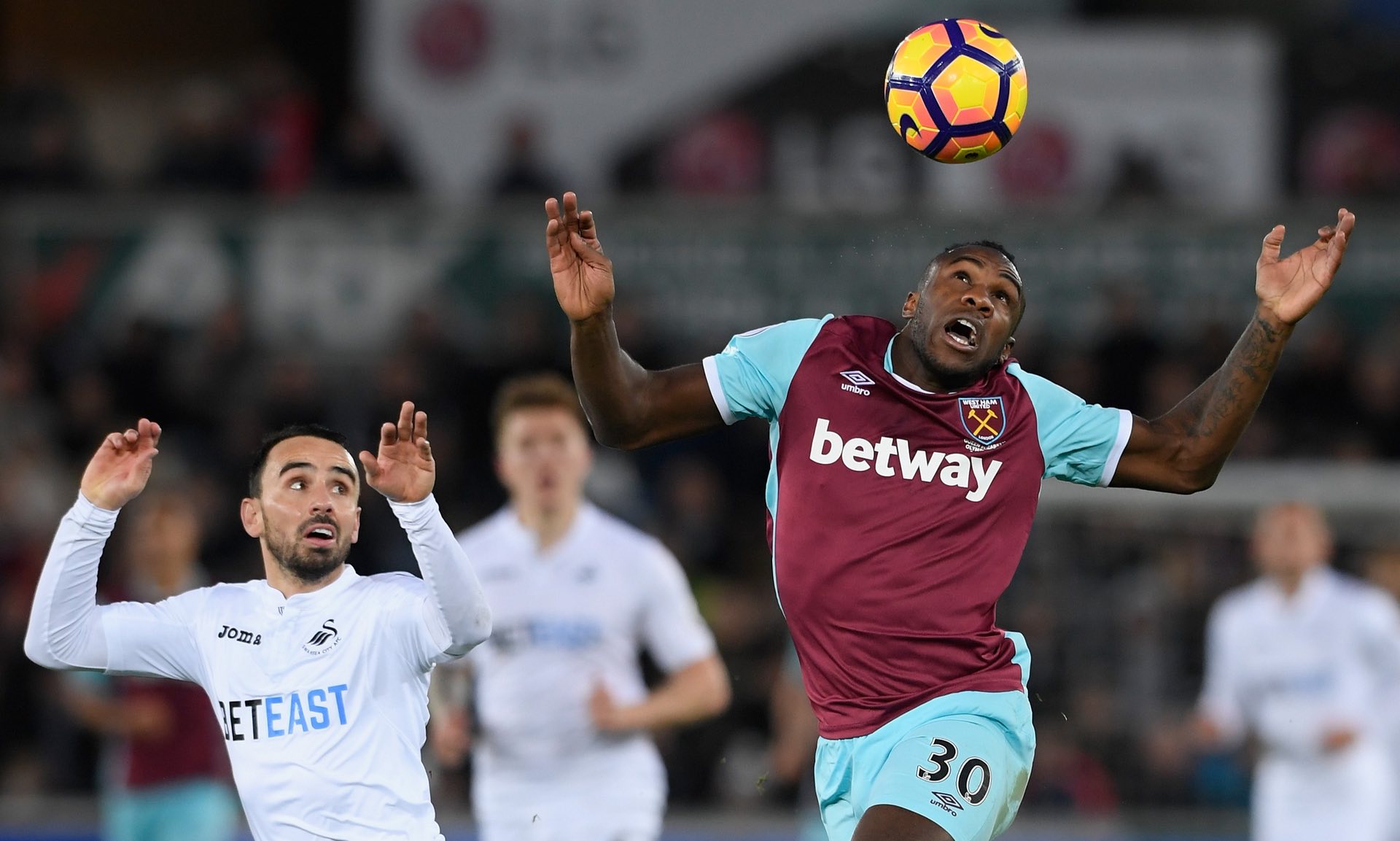 并通过与其 并通过与其