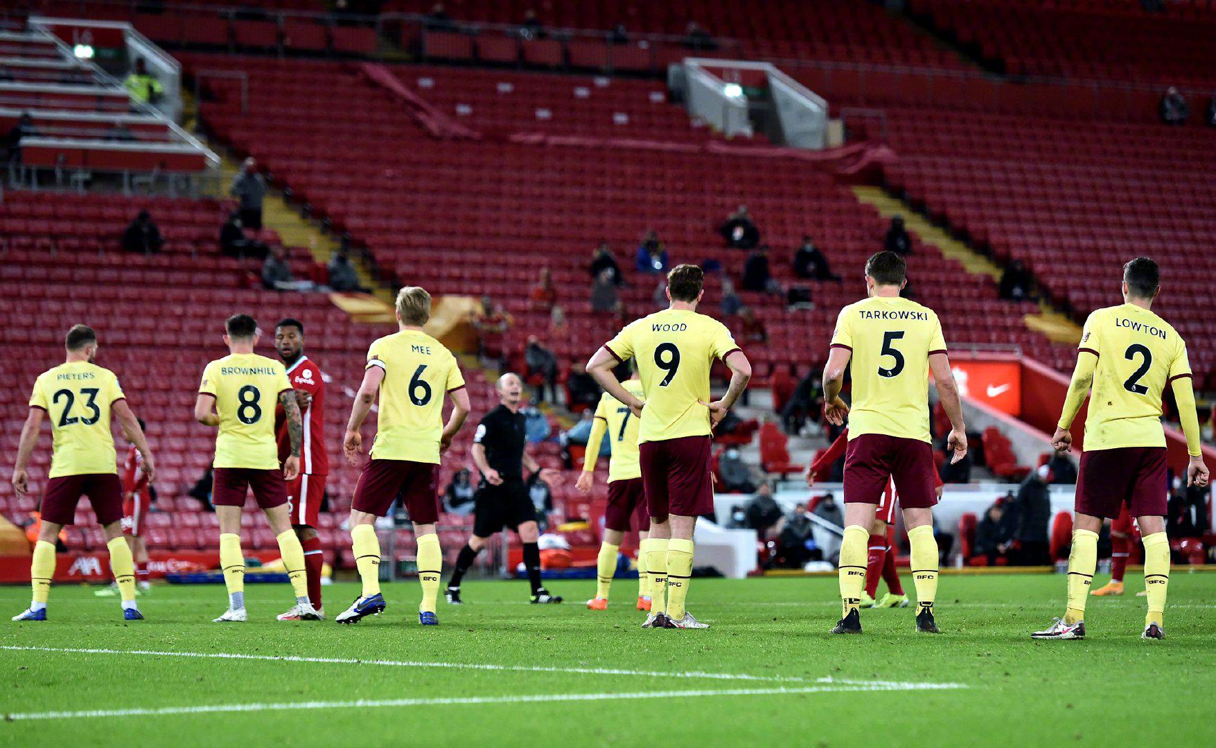 英超第13輪切爾西1-1曼聯 卡塞米羅打入曼聯首球 補時階段逼平切爾西.